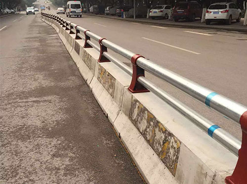 重庆公路防撞护栏价格稳定性